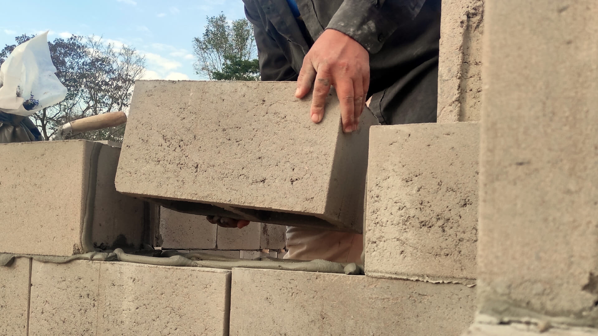 Betonstein-Produktion in Paraguay